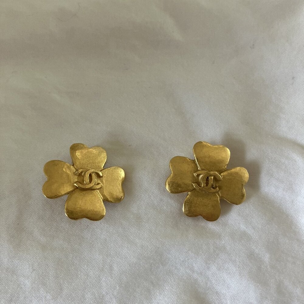 Vintage Chanel earring